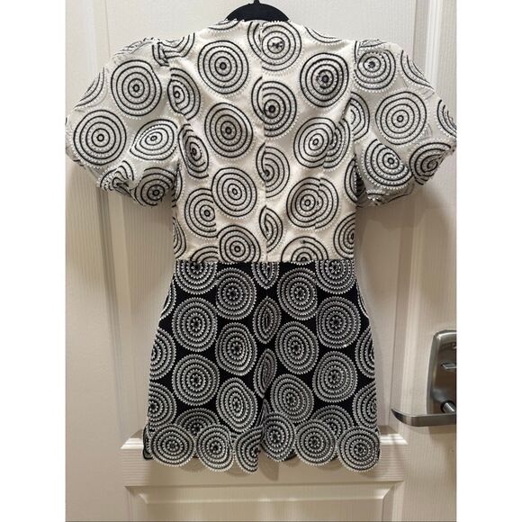 Elliatt Lia Black/ White Mini Dress Wedding Guest Cocktail Party size S NWT - Picture 2 of 4